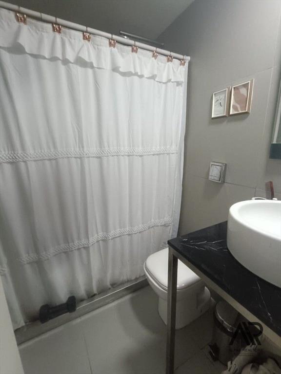 Apartamento De Tres Dormitorios Mas Dependencia En Venta...