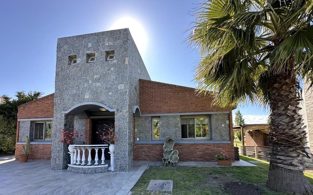 Venta Exclusiva Casa en Lomas de Carrasco La Tahona - CON R