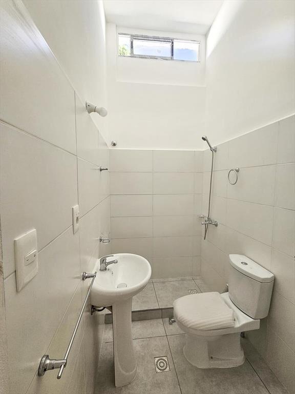Venta apartamento de 1 dormitorio, planta baja- Carrasco No