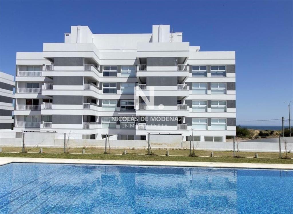 Apartamento Frente al Mar en Venta Dos y Servicio