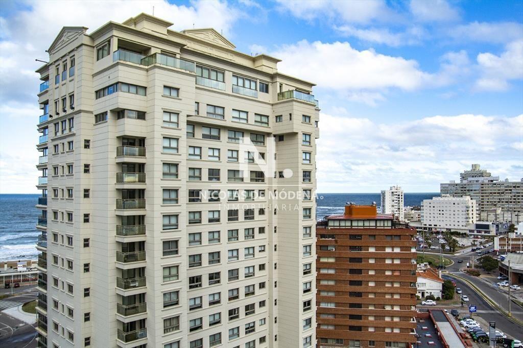 Venta Apartamento 3 dormitorios en torre de zona