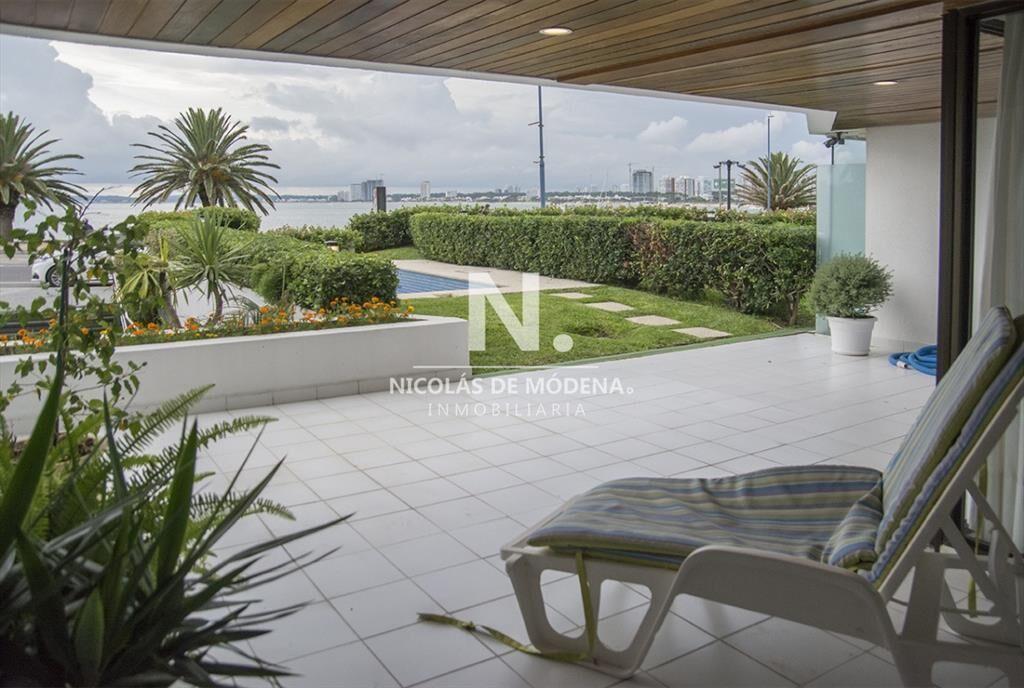 Lindo departamento frente al mar.