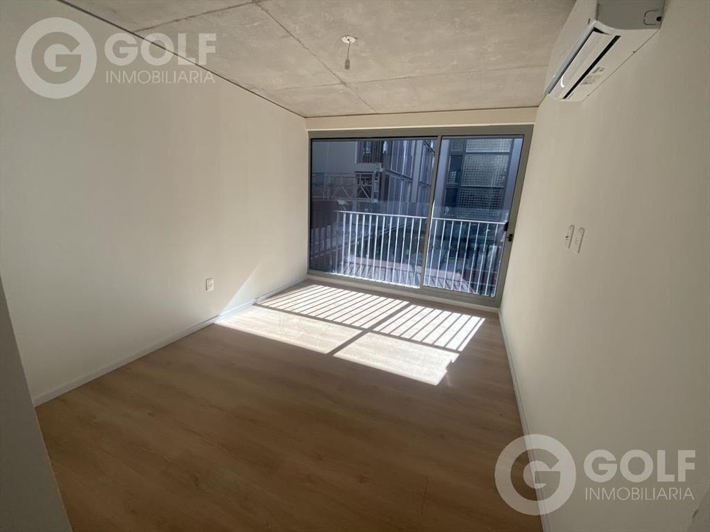 Venta de apartamento de 2 dormitorios con patio y renta
