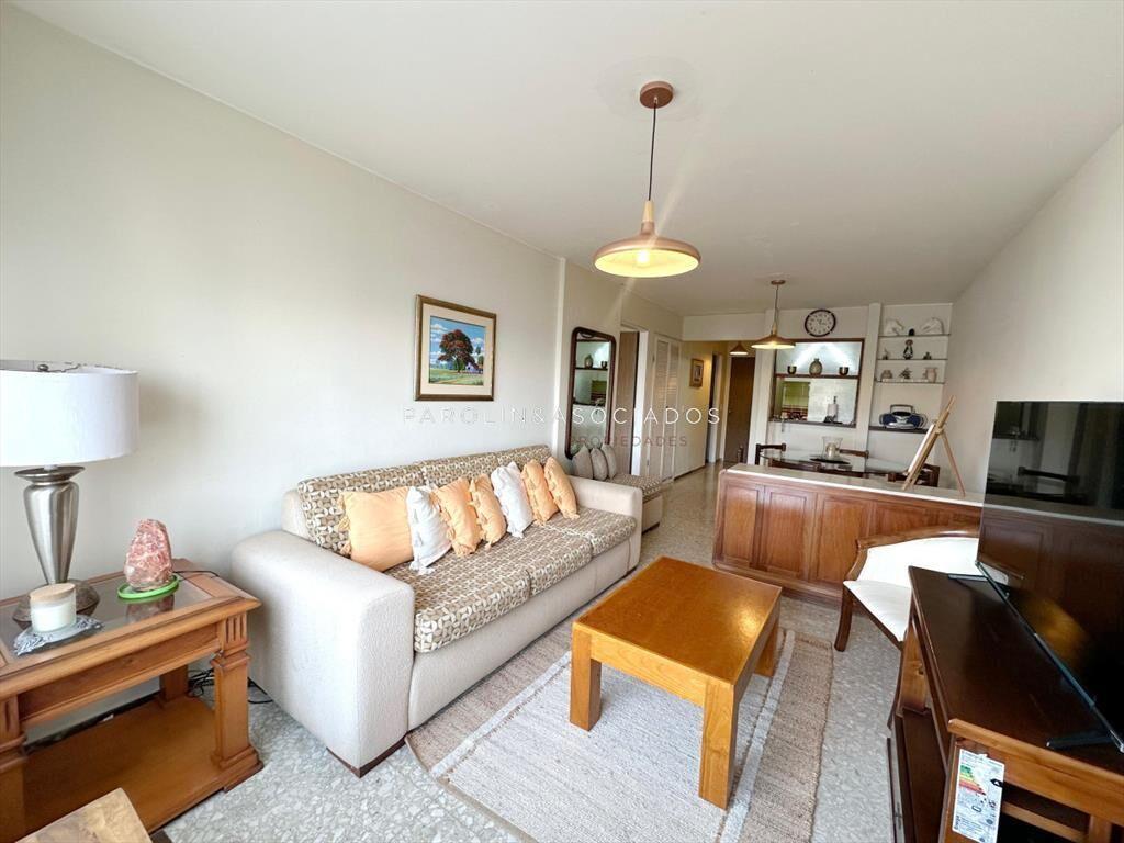 Apartamento en venta de 1 dormitorio y medio en