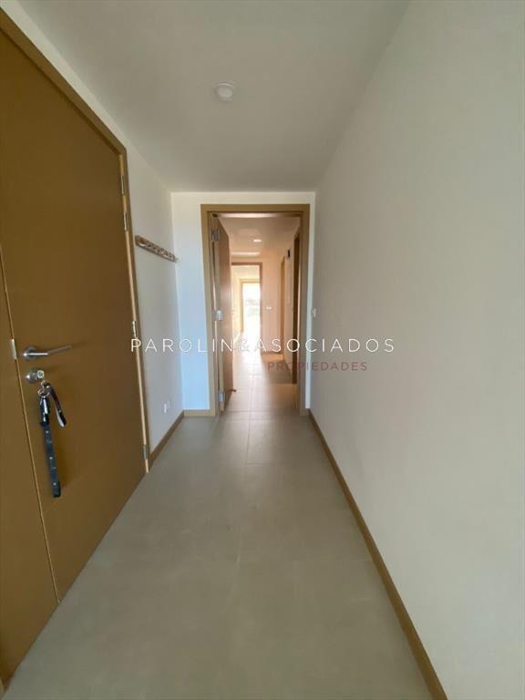 Apartamento en venta de 2 dormitorios en primera