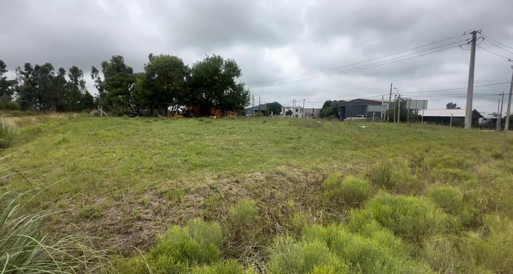 Venta de terreno en zona residencial de Pando