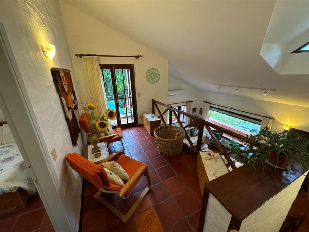 Venta de Hermosa Casa en San Rafael: Gran Jardín, Piscina y
