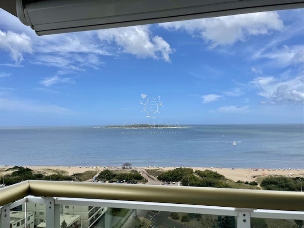 Apartamento en torre de categoría