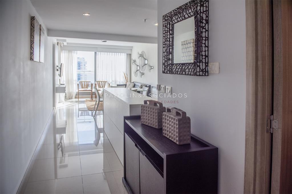 Piso alto con vista panoramica, 1 dormitorio y en