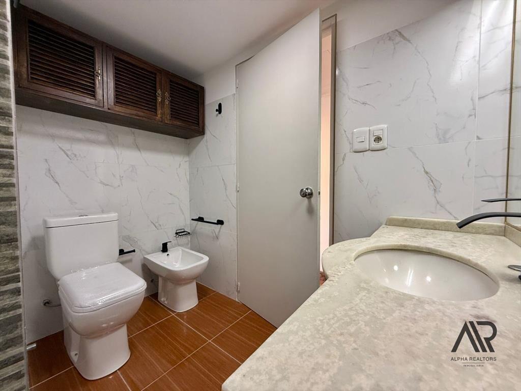 Apartamento en venta de 3 dormitorios c/ cochera en Parq...