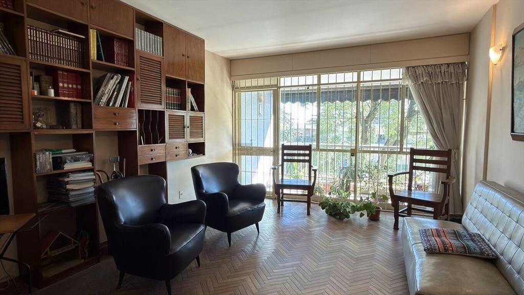Si Vende apartamento 2 dormitorios servicio completo garaje