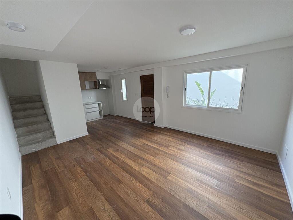 Venta CON RENTA apartamento triplex 2 dorm + estudio, Cordo