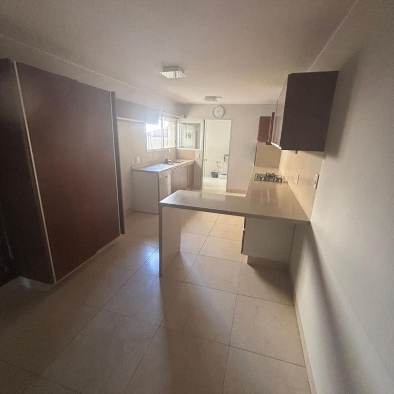 Venta amplio apartamento 4 dormitorios Rambla de Punta Carr