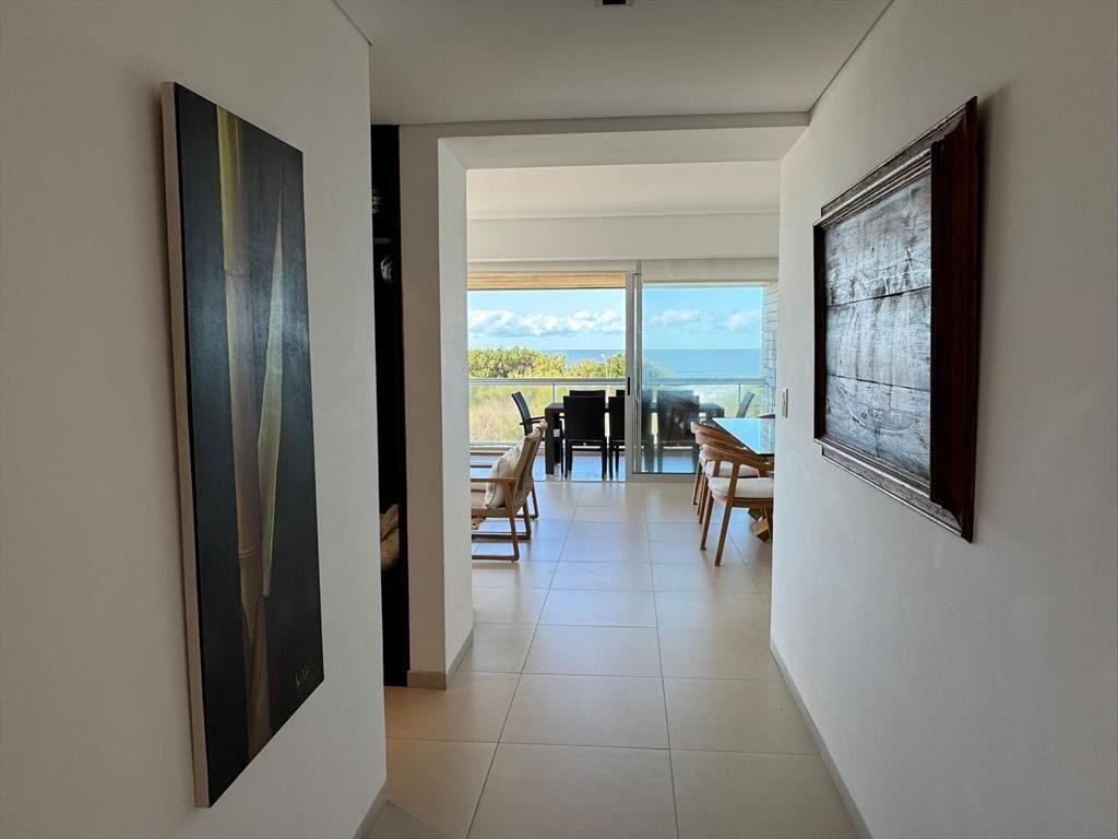 Venta Brava 28 4 suites, vista al mar amenities.