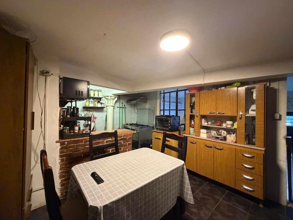 Vendo casa 6 dormitorios 2 baños inversión Reducto