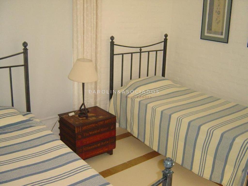 Casa en venta de 4 dormitorios en Montoya, Punta del Este.
