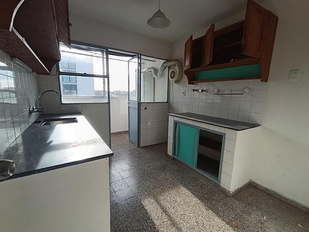 Comodo apartamento próximo a av.Italia y propios, y de ser