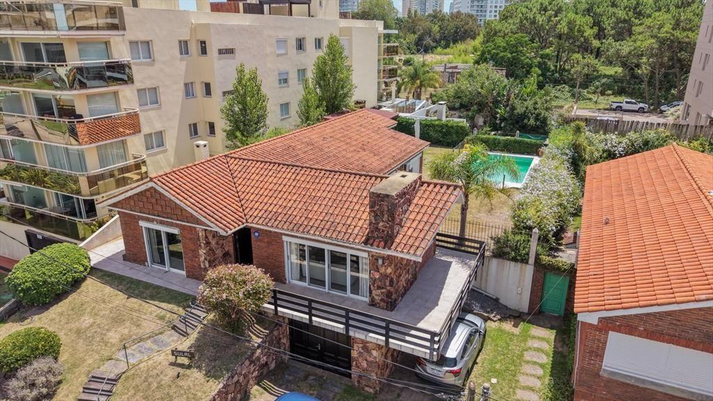 Casa en Punta del Este, Parada 7 de playa Brava