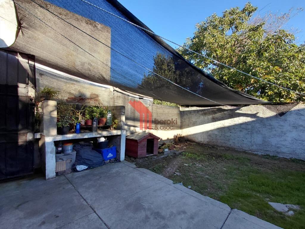 Venta casa, 2 dormitorios, frente y fondo con