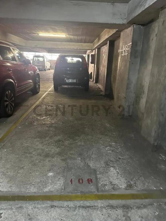 Cochera en venta – a pasos de 18 - ubicación premium