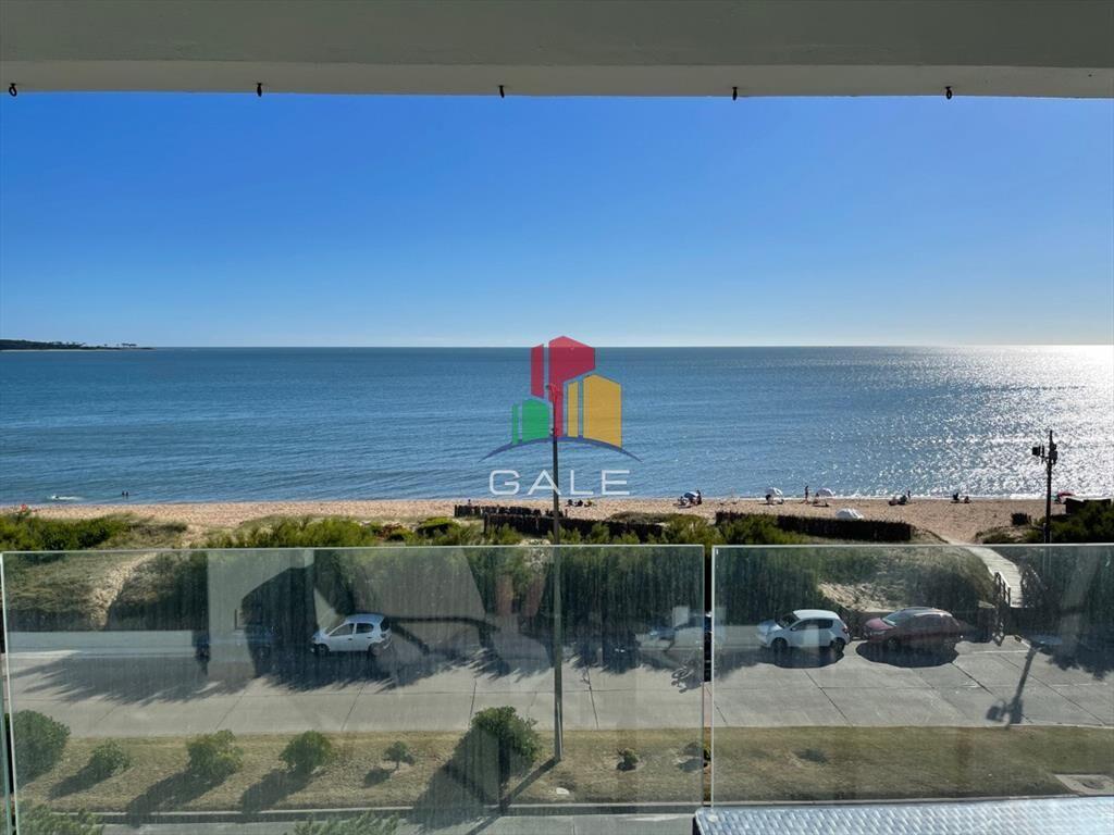 Apartamento, 2 dorm y dep, Penthouse, Playa Mansa, Alquiler