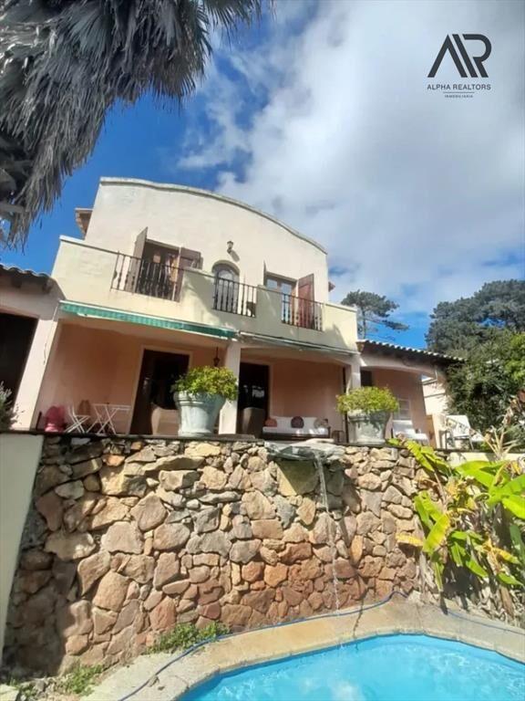 Casa en venta c/ cochera en Jardines de Córdoba
