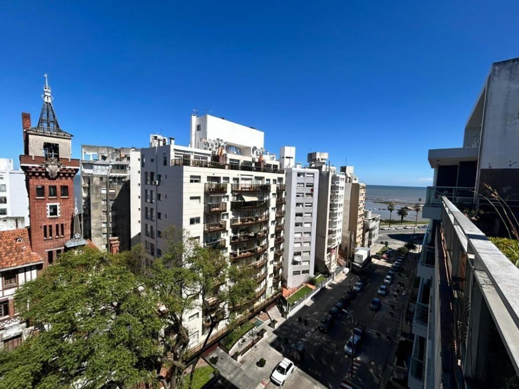 PENTHOUSE DUPLEX CON 4 SUITES SOBRE VIDAL A PASOS DE VIL...