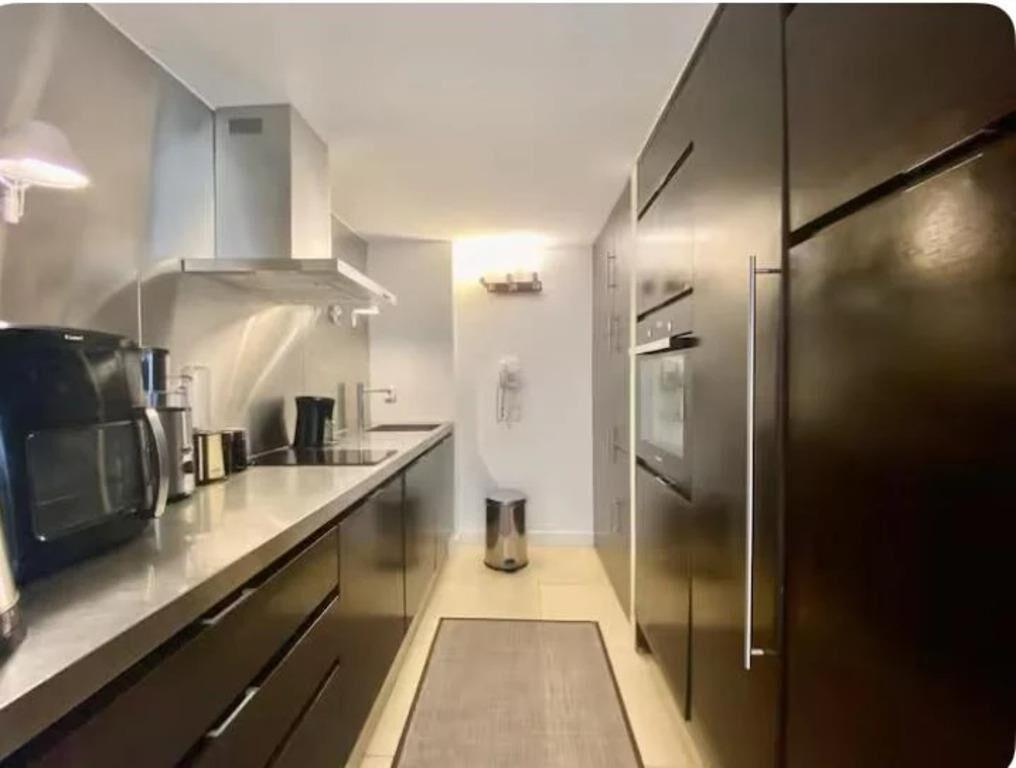 Venta apartamento dos dormitorios y cochera Torre Yoo Punta