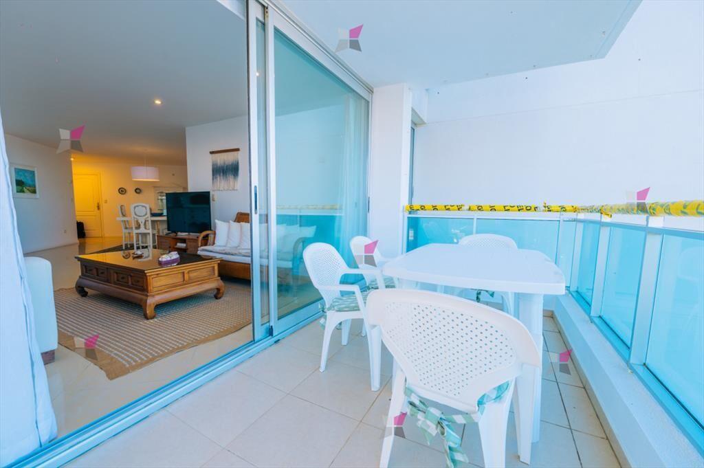 VENTA DE APARTAMENTO DE 3 DORMITORIOS Y SERVICIO