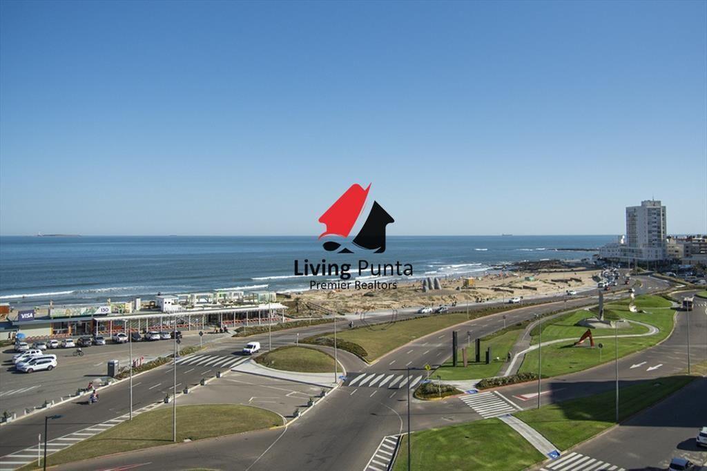 Vende apartamento de 3 dormitorios en Torre I, al