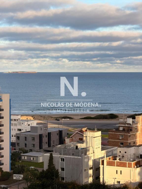 En venta apartamento de 2 dormitorios, con vista