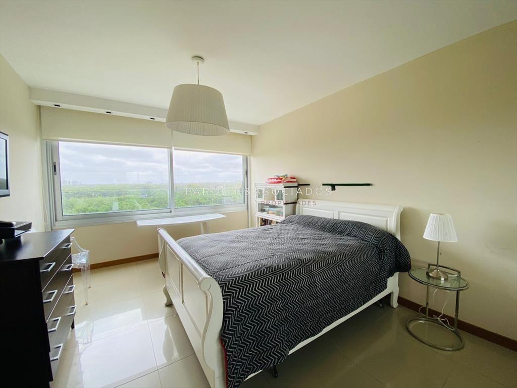 Apartamento en venta de 3 dormitorios en Tiburón