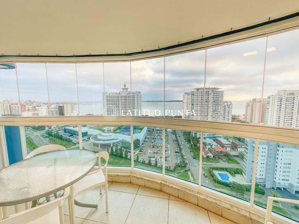 Casino Tower, apartamento en piso alto, 2