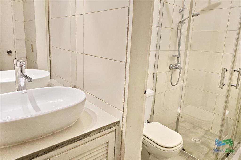 Alquila apartamento 1 dormitorio con cochera techada y serv