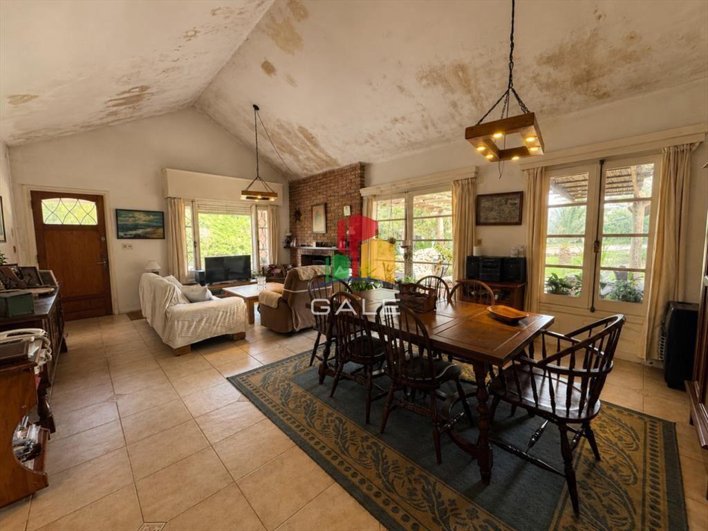 CASA 4 DORMITORIOS EN PLAYA MANSA