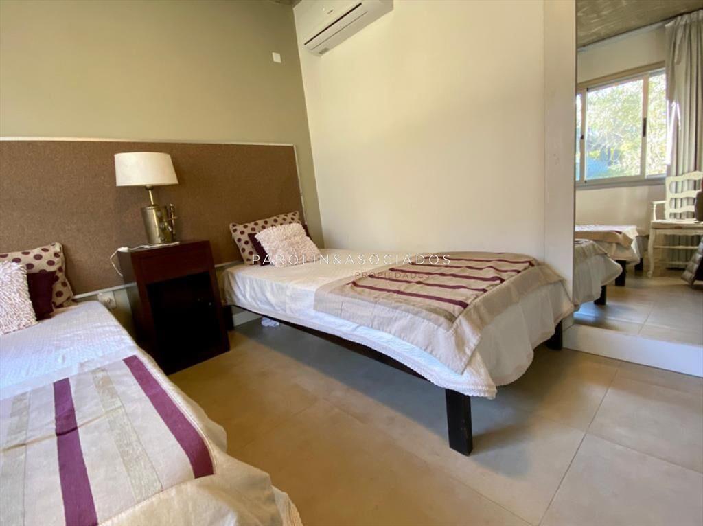 Casa en venta en barrio privado en Rincón del