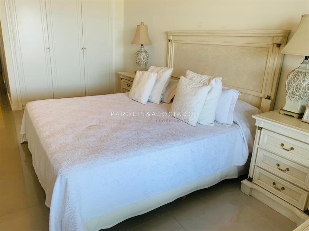 Apartamento en venta de 3 dormitorios en Torre