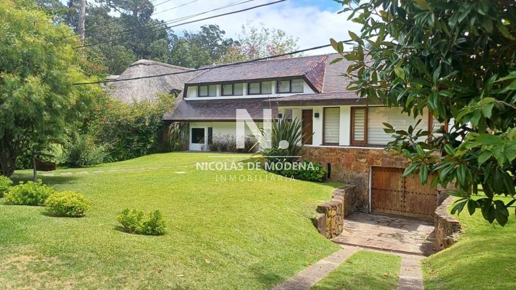 Vende gran casa para vivir todo el año, de 3 en