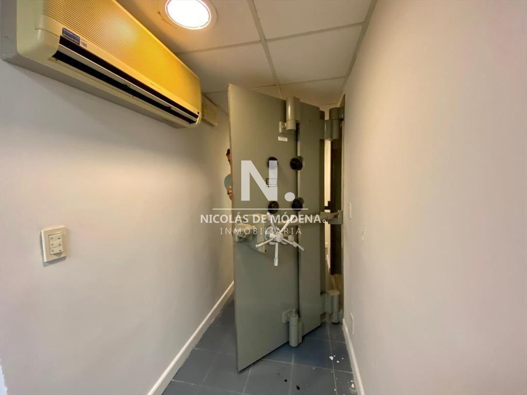 Local comercial sobre Roosevelt
