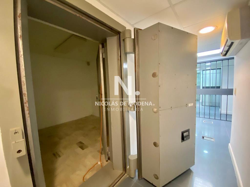Local comercial sobre Roosevelt