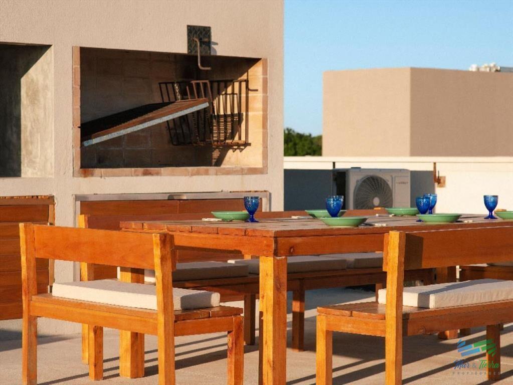 En venta apartamento, 2 dormitorios con cochera,