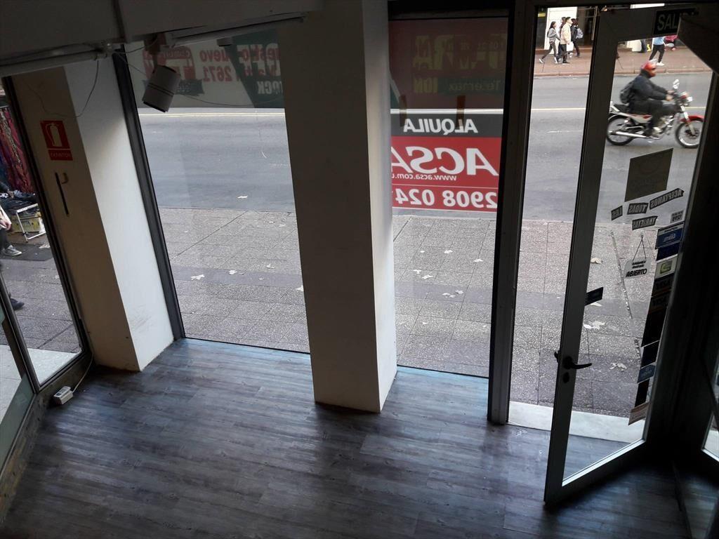 Alquiler de Local comercial en Av. 18 de Julio con 61 Mts2 e