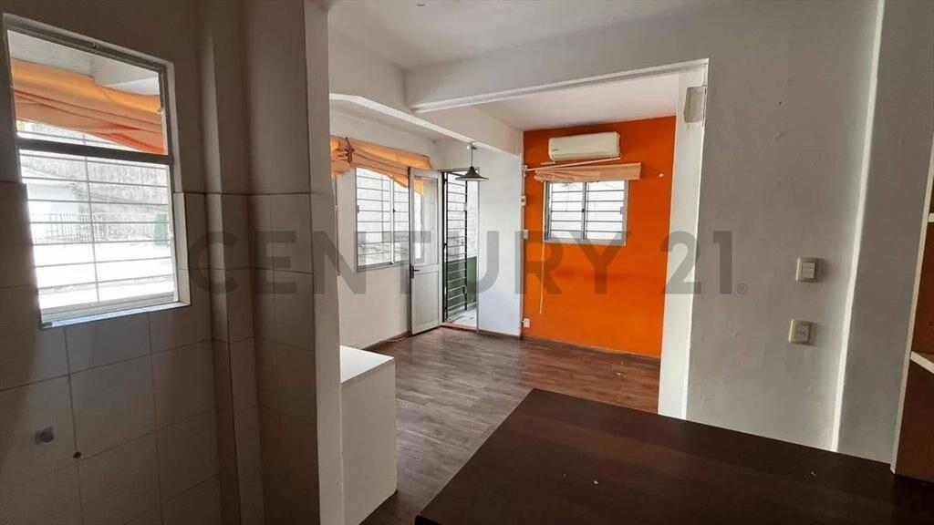 Apartamento con RENTA $32.000 3 Dormitorios- Patio exc- B...