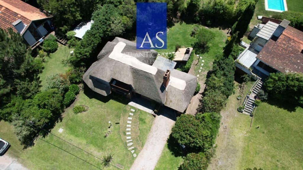 Casa de 4 dormitorios en venta a 100 metros de en