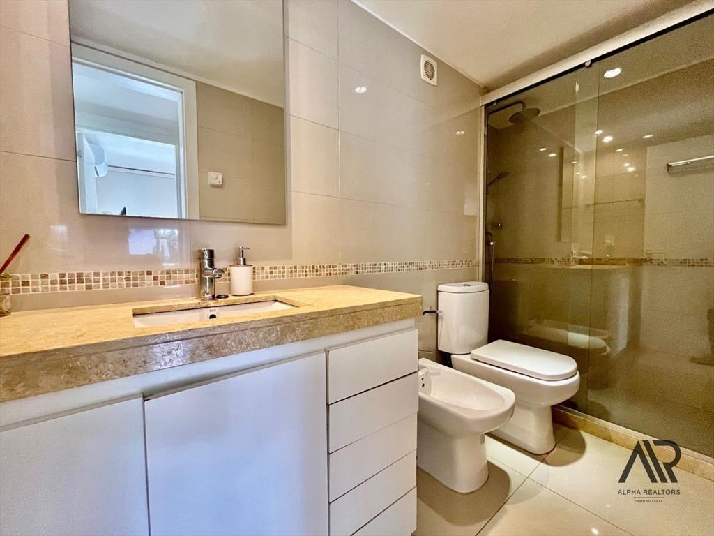 Apartamento en venta c/ cochera en Playa Mansa