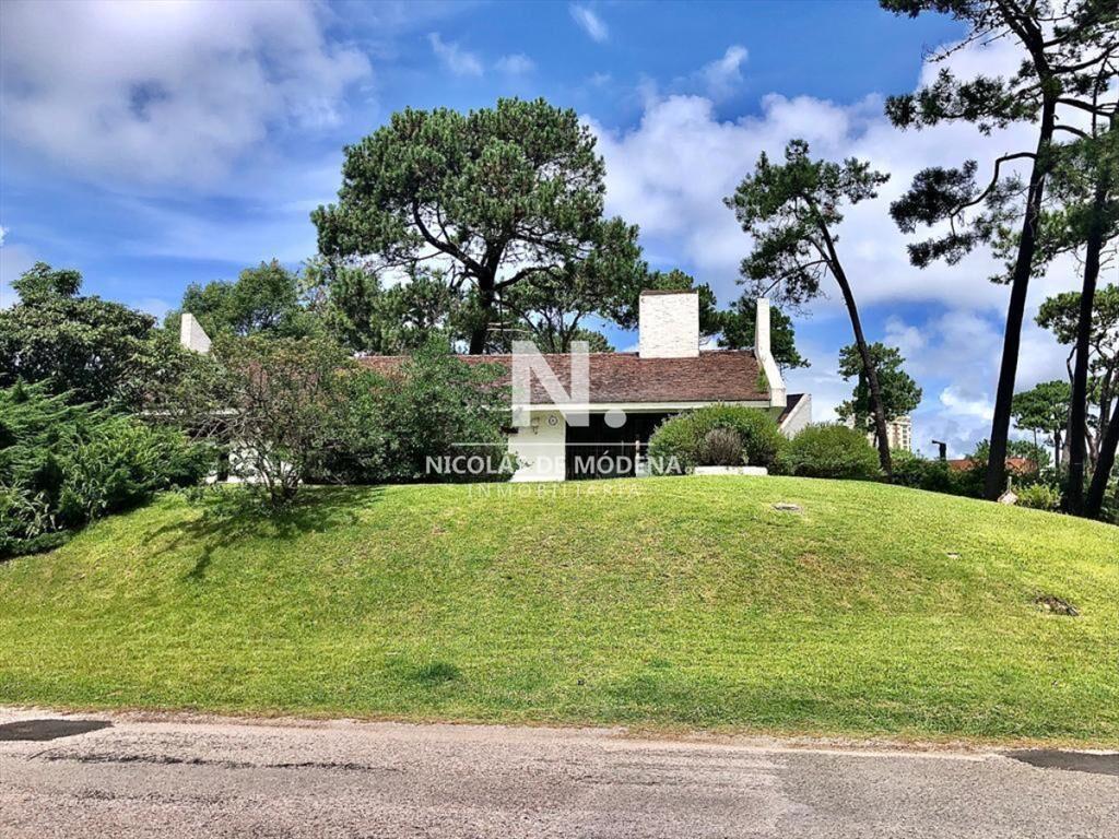 Casa en venta en Lugano, Punta del este, 3 y
