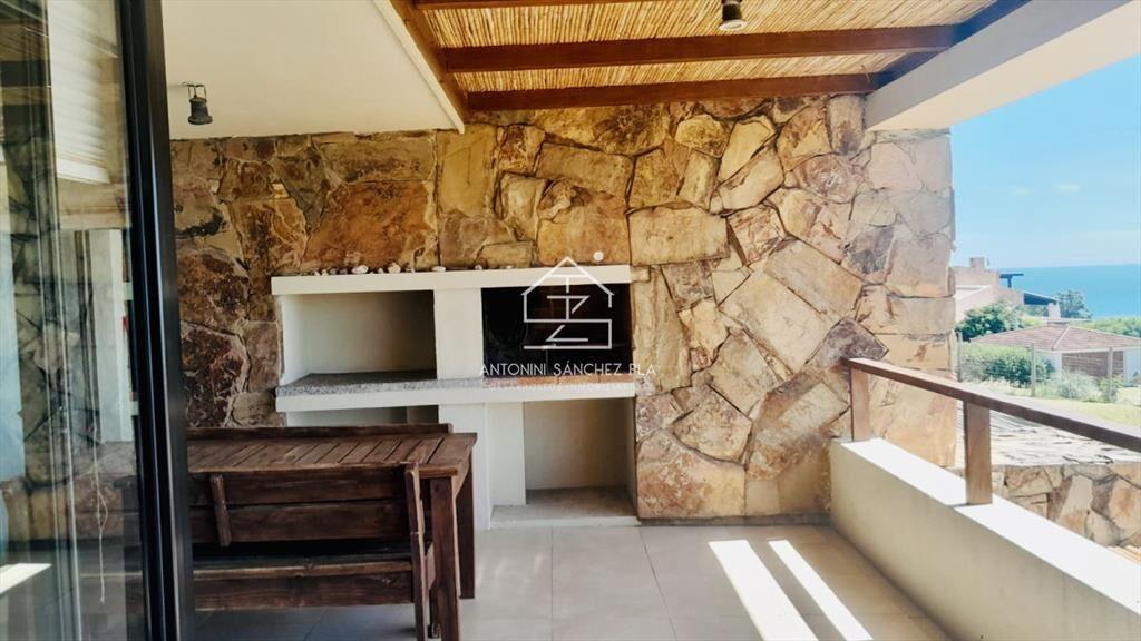 Venta de apartamento de dos dormitorios con dos