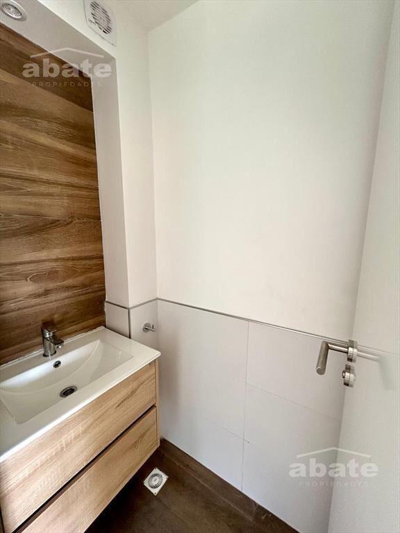 Venta casa de 3 dormitorios, dos baños y cochera doble en L
