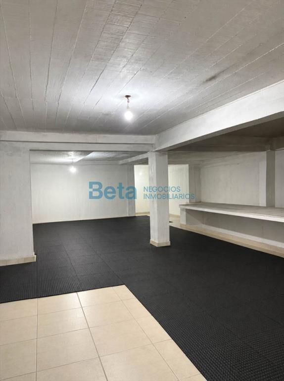 Venta de Galería Comercial en Centro de