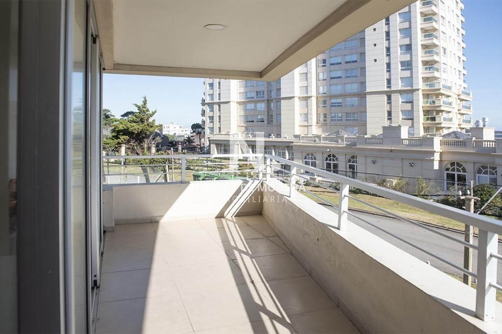 Departamento de 3 dormitorios en venta proximo a Playa Mans